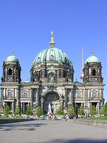 Berliner Dom mit Fernsehturm Fotos