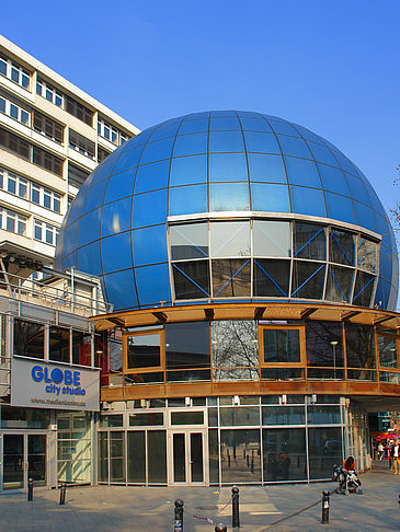 Globe Studio