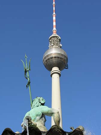 Foto Fernsehturm und Neptunbrunnen - Berlin