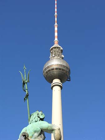 Foto Fernsehturm und Neptunbrunnen - Berlin