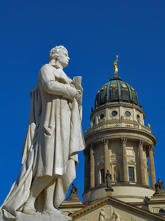 Schillerdenkmal mit dem Französischen Dom Fotos