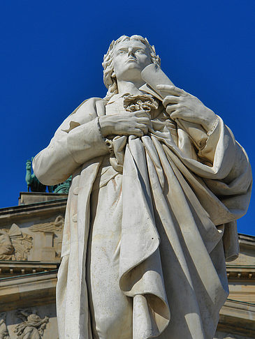 Schillerdenkmal mit Konzerthaus Fotos