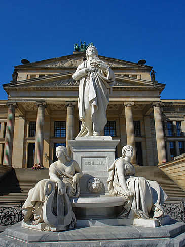 Schillerdenkmal mit Konzerthaus Fotos