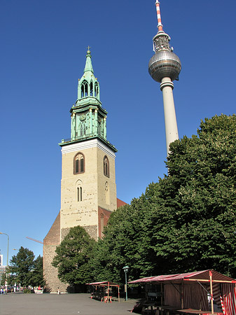 Marienkirche und Fernsehturm Foto 