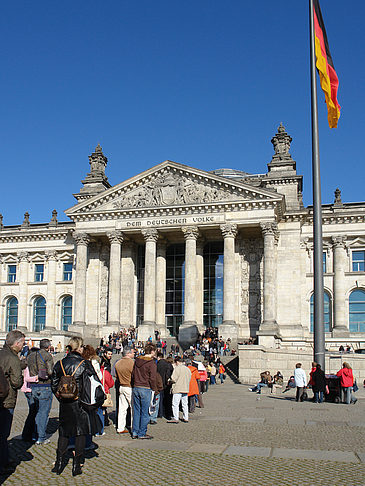 Touristen am Reichstag Foto 