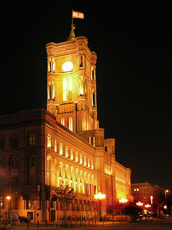 Fotos Rotes Rathaus bei Nacht | Berlin