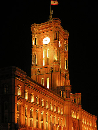 Foto Rotes Rathaus bei Nacht - Berlin