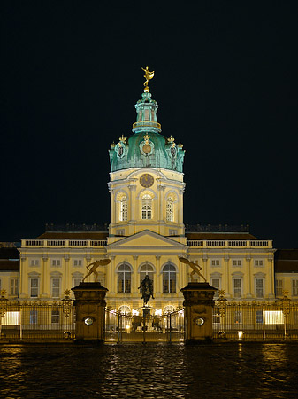 Schloss Charlottenburg bei Nacht Fotos