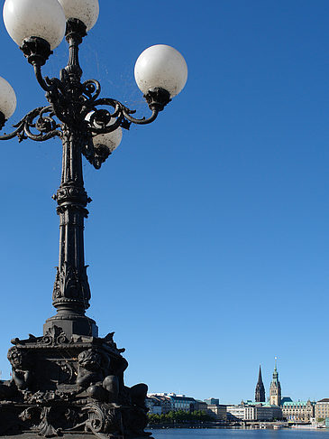 Laterne und Binnenalster Fotos