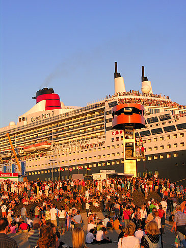 Fotos Queen Mary 2 - Volksfest | Hamburg