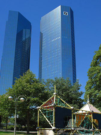 Fotos Deutsche Bank mit Spielplatz | Frankfurt am Main