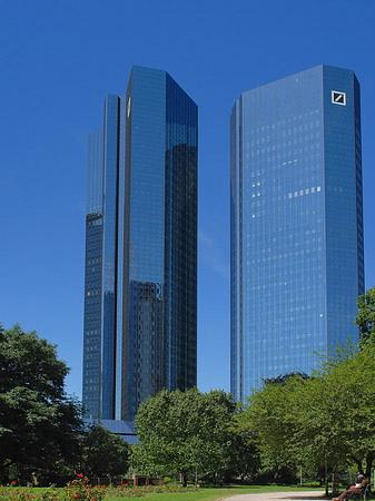 Fotos Deutsche Bank mit Weg | Frankfurt am Main