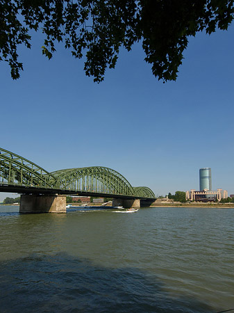 Foto Hohenzollernbrücke reicht ans Kennedyufer - Köln