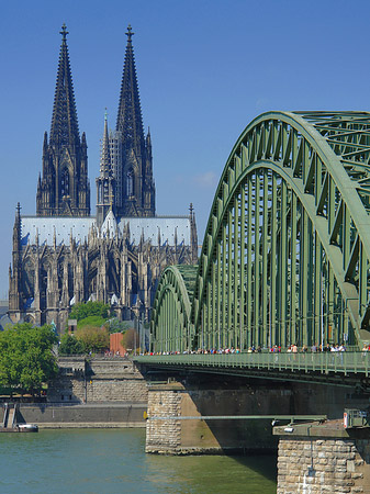 Hohenzollernbrücke am Kölner Dom