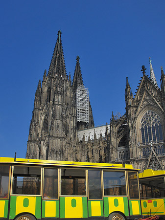 Fotos Bimmelbahn fährt zum Kölner Dom