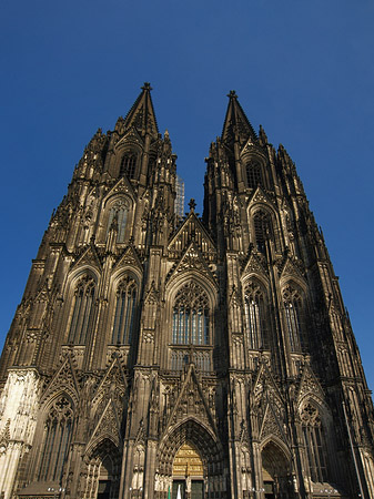 Fotos Touristen tummeln sich vor Kölner Dom | Köln