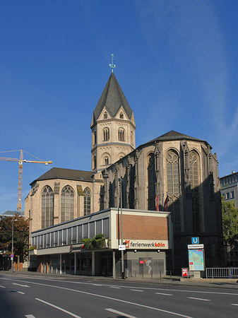 Foto St Andreas mit Komödienstraße - Köln