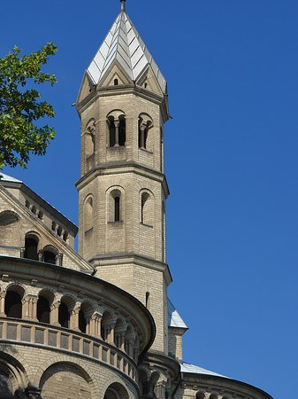 Kirchturm der St Aposteln Foto 