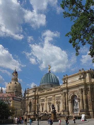 Frauenkirche und Kunstakademie