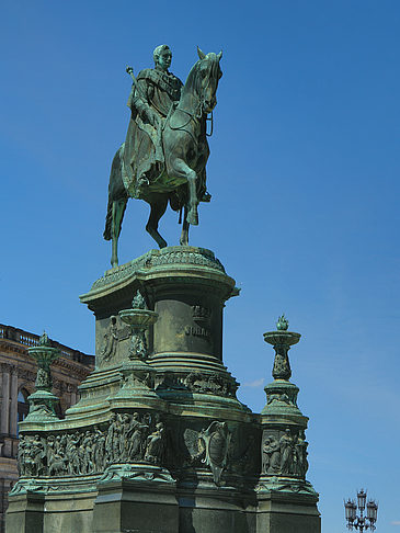 Fotos König-Johann-Statue