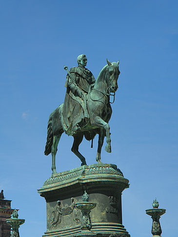 Fotos König-Johann-Statue