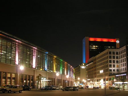 Foto Bahnhof Friedrichstraße bei Nacht