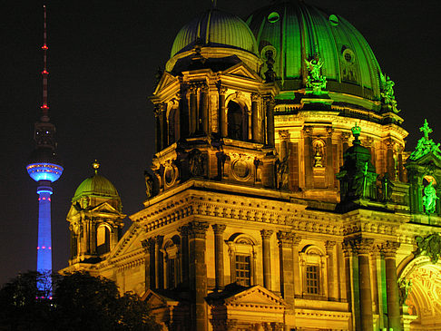 Berliner Dom bei Nacht