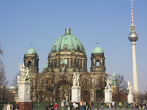 Dom und Schlossbrücke Fotos