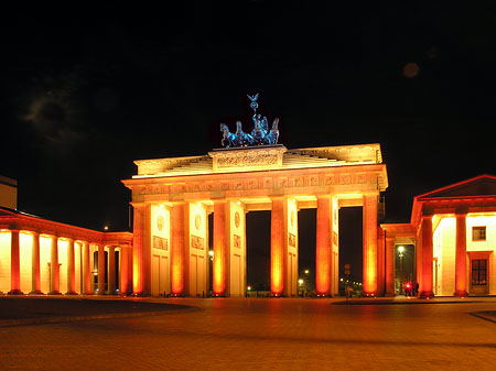 Brandenburger Tor bei Nacht Fotos