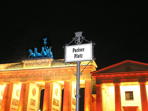 Brandenburger Tor bei Nacht Fotos