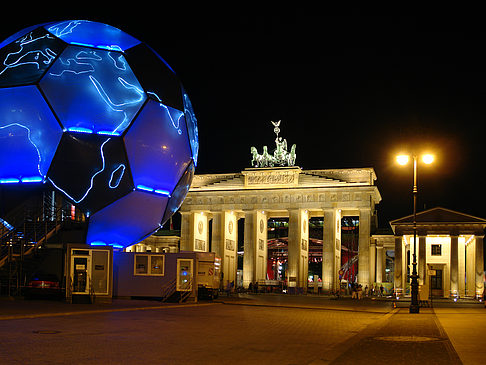 Brandenburger Tor bei Nacht Foto 