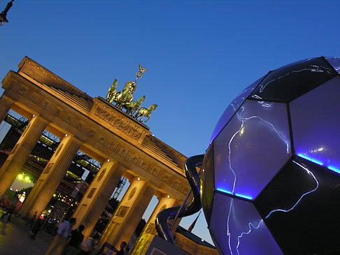 Brandenburger Tor bei Nacht Foto 