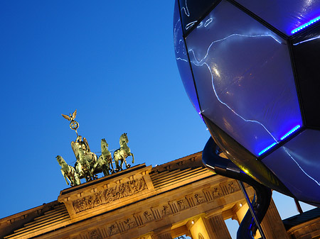 Brandenburger Tor bei Nacht Fotos