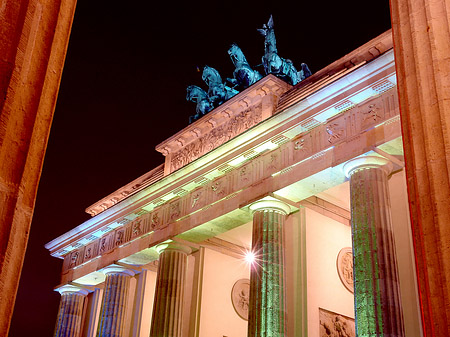 Brandenburger Tor bei Nacht Fotos