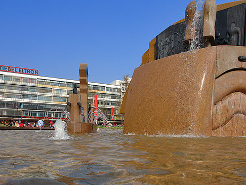 Foto Weltkugelbrunnen - Berlin