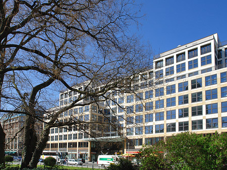 Blick auf die Charlottenstraße Fotos