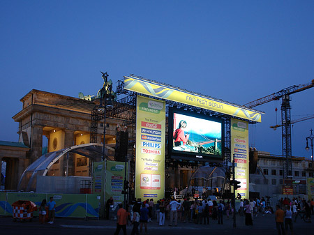 Foto Fanfest bei Nacht