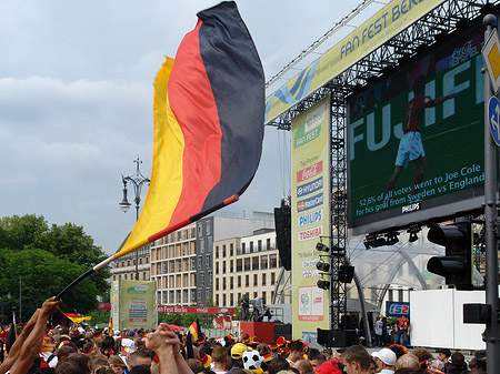 Bühne auf dem Fanfest Foto 