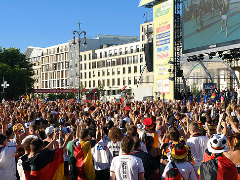 Bühne auf dem Fanfest