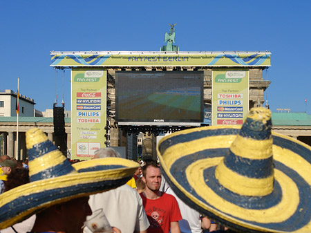 Fans am Brandenburger Tor