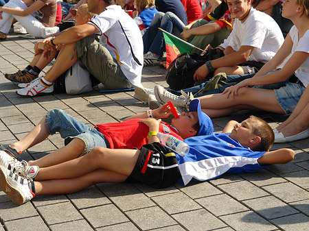 Fans am Brandenburger Tor Foto 