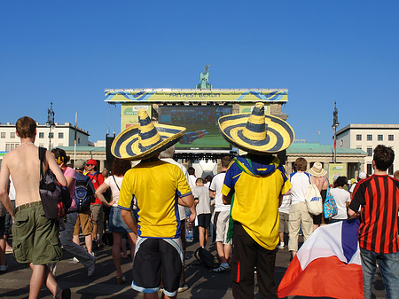 Fotos Fans am Brandenburger Tor | Berlin