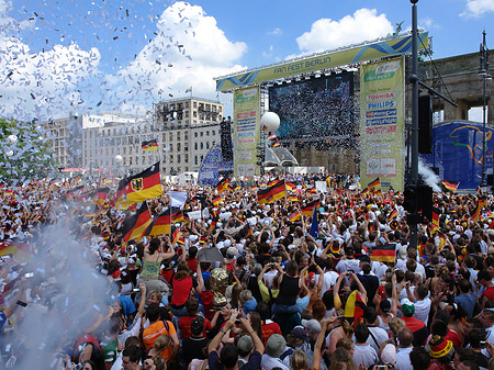 Fotos Konfetti Parade - Nationalmannschaft