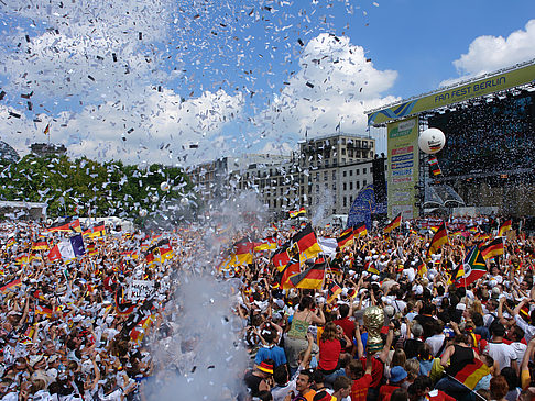 Foto Konfetti Parade - Nationalmannschaft - Berlin