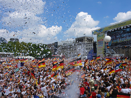 Fotos Konfetti Parade - Nationalmannschaft