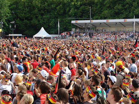 Foto Fanfest - Menchenmasse - Berlin