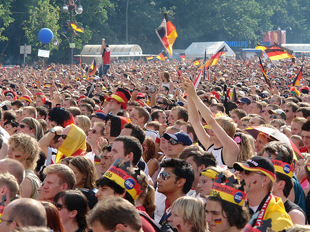 Fotos Fanfest - Menchenmasse