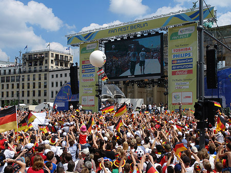 Foto Fanfest - Menchenmasse