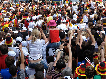 Foto Fanfest - Menchenmasse - Berlin