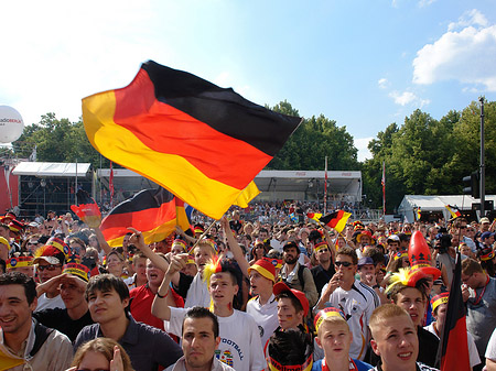 Fotos Fanfest - Menchenmasse